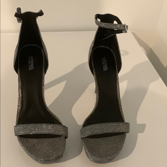 Michael Kors Silver Heels Sophisticated and Chic - Picture 1 of 3